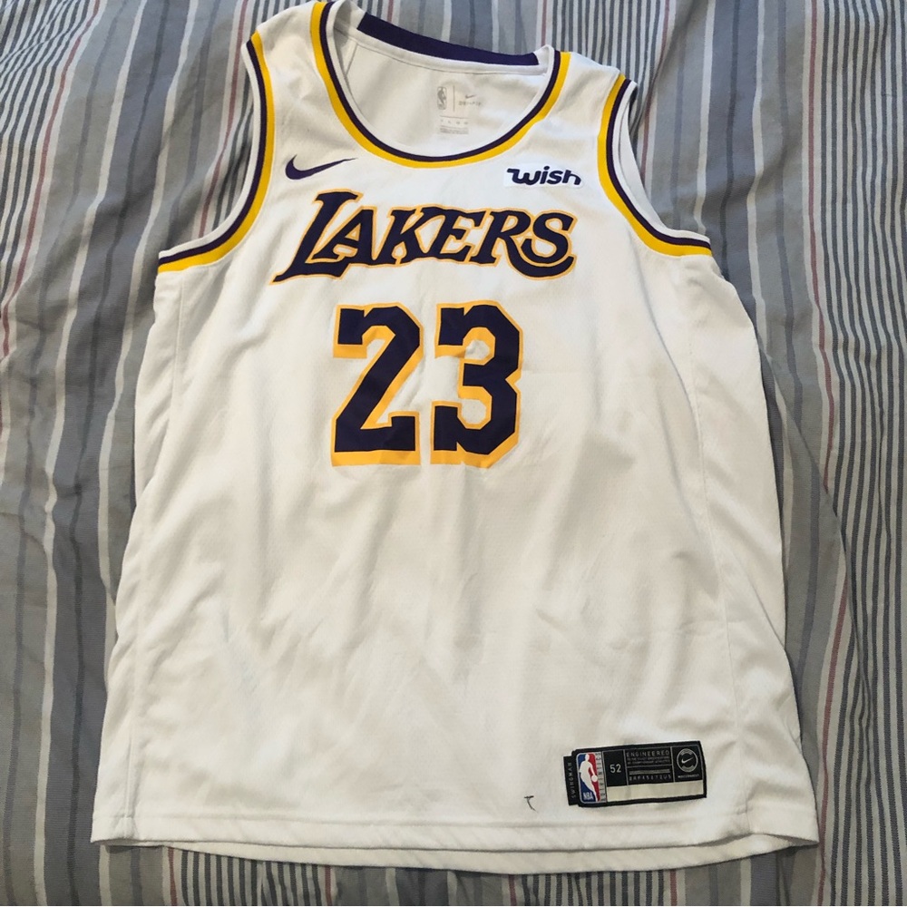Los Angeles Lakers LeBron James Nike White 2020/21 Swingman Jersey